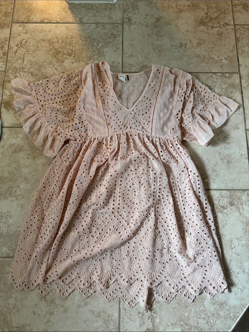 Light pink Akemi +Kin doily lace dress. *no slip included* size 2